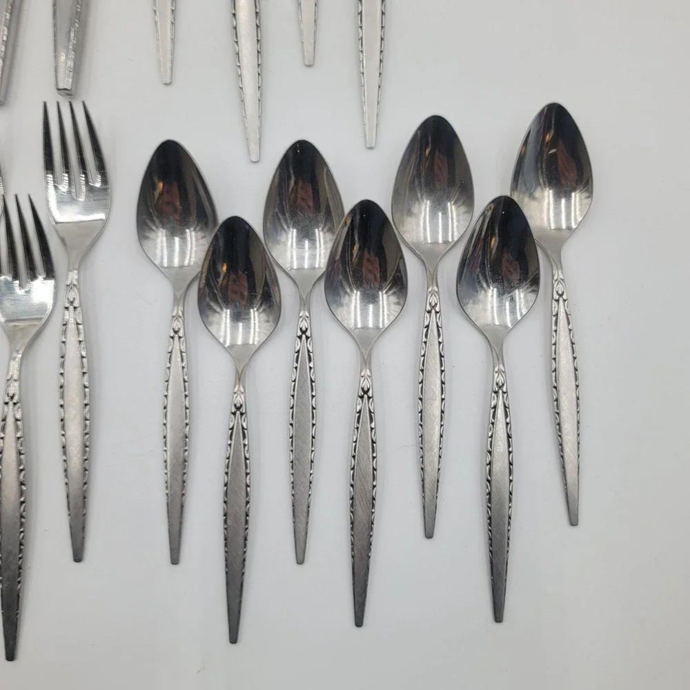 35pc Oneida Community Stainless Venetia Flatware Set Knives Forks Spoons